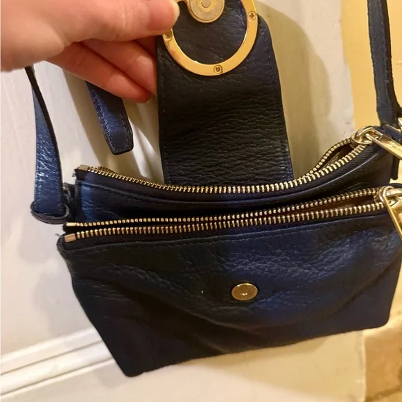 Michael Kors navy blue leather crossbody bag - Picture 4 of 11